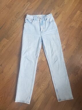 Abercrombie Light Blue 90s Straight Leg Ultra High Rise Jeans